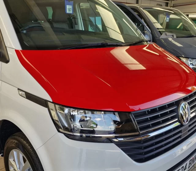 Hot little bonnet wrap to finish the day off
#vinyldecals #vanwraps #vw #vwtransporter #signwriting #oraclevinyl #carwrapping #carwrap #lancashirebusiness